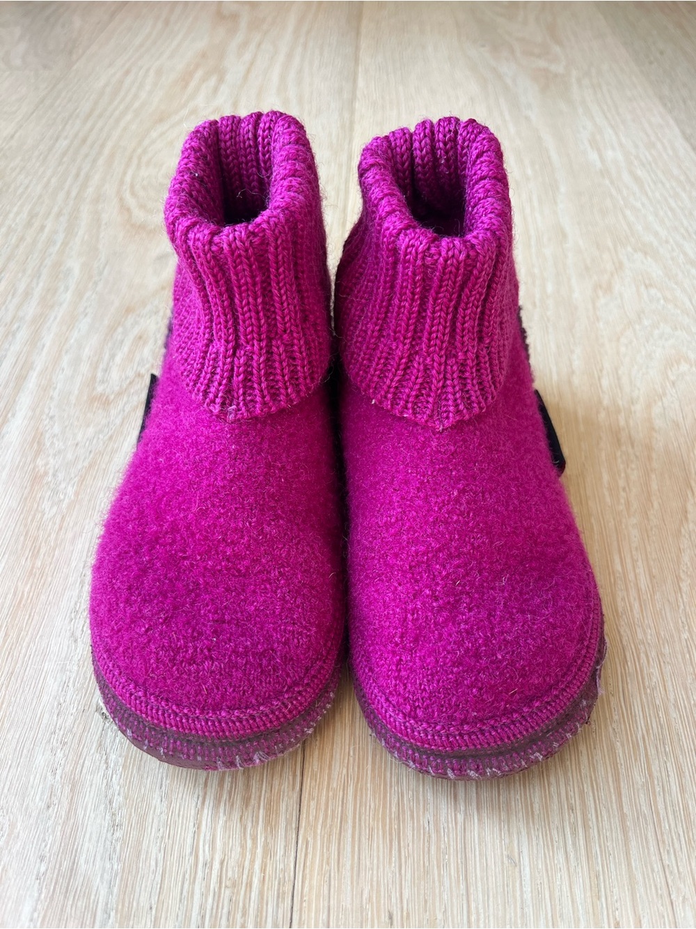 Giesswein Kids Fuchsia Wool Slippers with Knit Cuffs